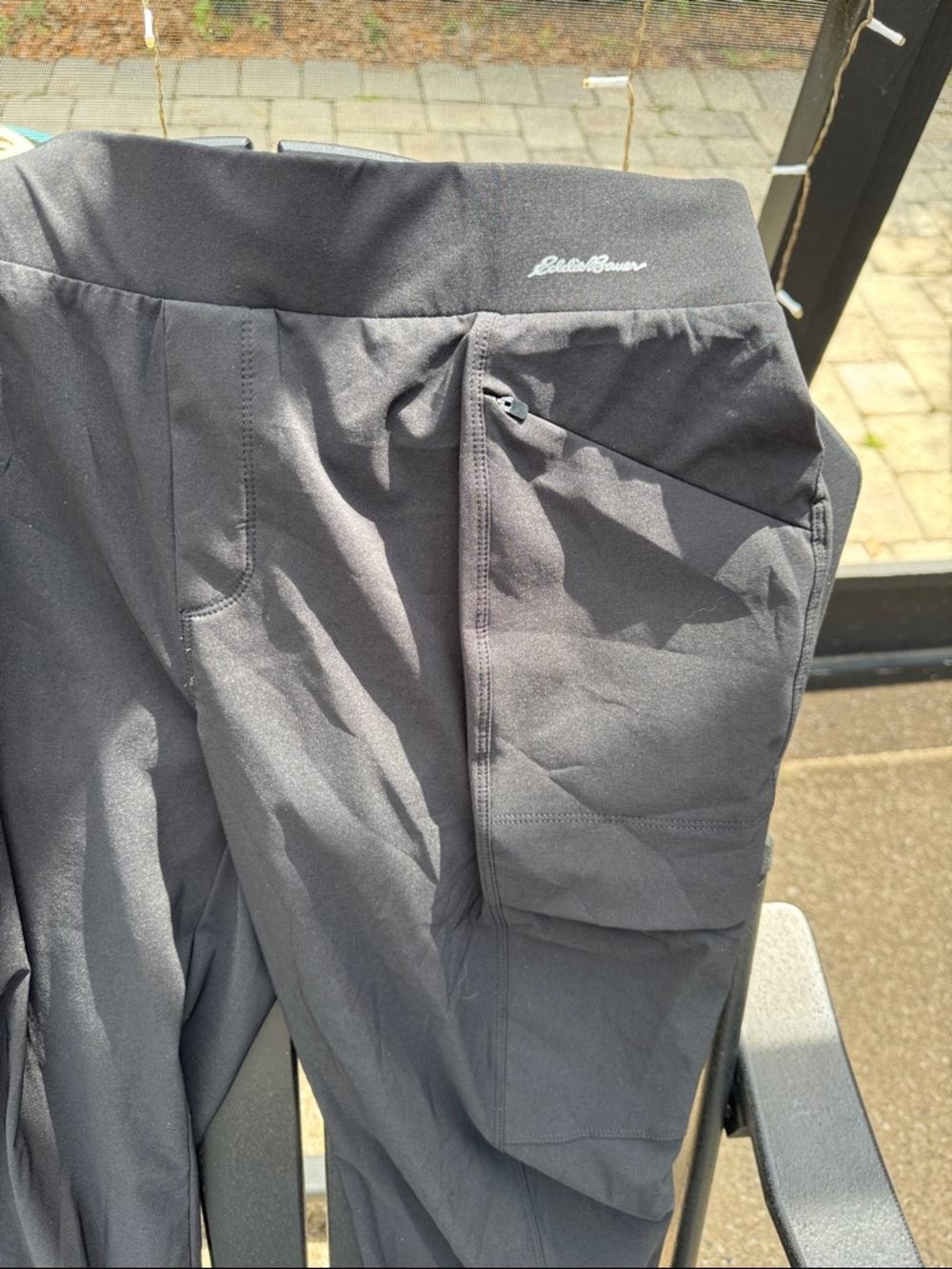 Eddie Bauer Black Women's Active nylon, cargo, zipper pocket capri pants. Size 8